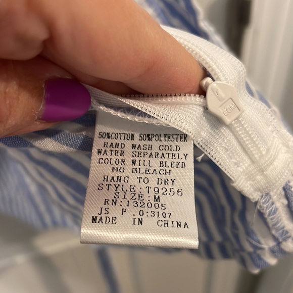 size medium blouse - Picture 3 of 3